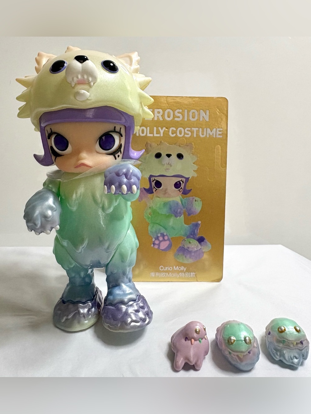 POP MART × Kennyswork × INSTINCTOY – Erosion Molly/Curio Molly Special Variant